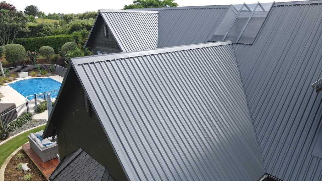 Iron Roof Painting