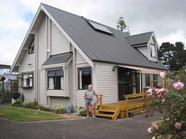 Auckland Roof Painting: